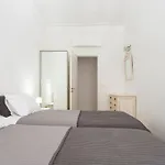 Near The River 3 Bedrooms Flat, With Ac For 9 * Lisbon