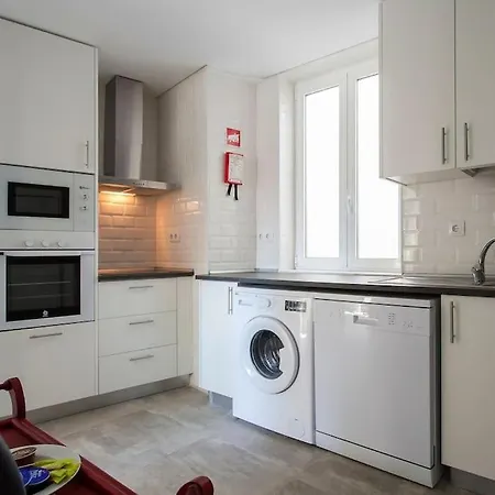 Near The River 3 Bedrooms Flat, With Ac For 9 Lägenhet *