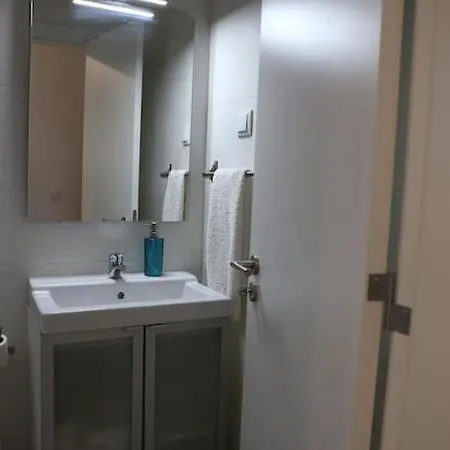 Lägenhet Near The River 3 Bedrooms Flat, With Ac For 9 Lisboa