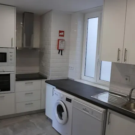 Near The River 3 Bedrooms Flat, With Ac For 9 Lägenhet *
