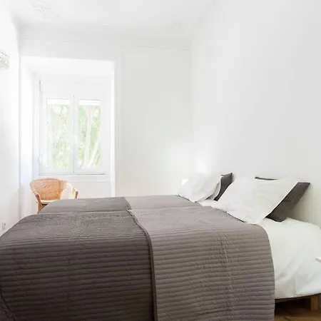 Near The River 3 Bedrooms Flat, With Ac For 9 Apartament Lizbona