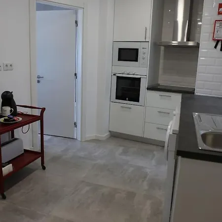 Lägenhet Near The River 3 Bedrooms Flat, With Ac For 9 *