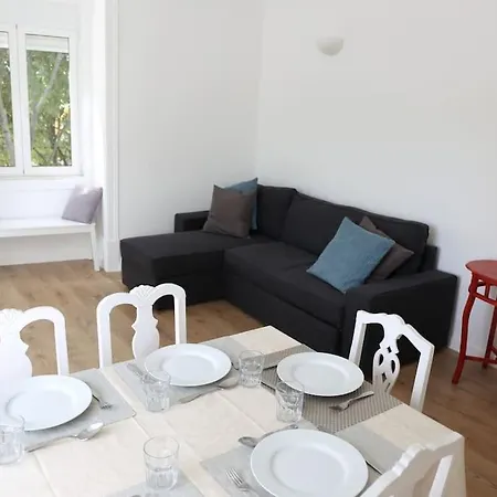 Lägenhet Near The River 3 Bedrooms Flat, With Ac For 9 *
